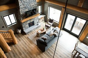 Rowena's Inn On The River