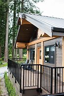 Rowena's Inn On The River