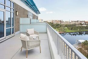 Aloft Tampa Downtown