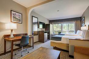 The Pine Lodge on Whitefish River