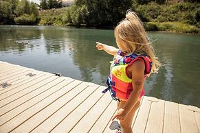 The Pine Lodge on Whitefish River