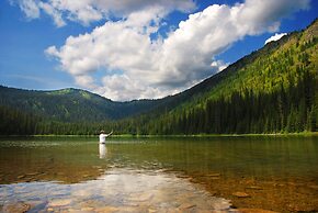 The Pine Lodge on Whitefish River