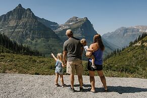 The Pine Lodge on Whitefish River