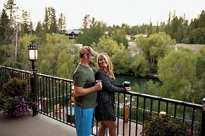 The Pine Lodge on Whitefish River