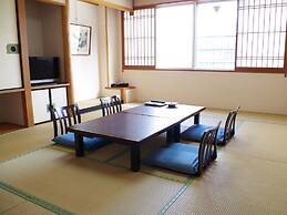 Ayaha Lakeside Hotel