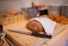 Felicity Garni Hotel