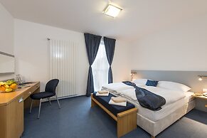 Felicity Garni Hotel