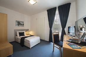 Felicity Garni Hotel