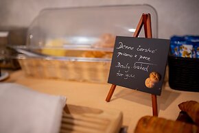 Felicity Garni Hotel