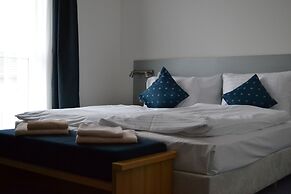 Felicity Garni Hotel