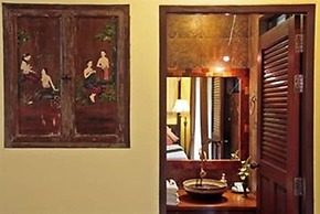 Coral Hotel Bangsaphan