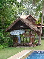 Coral Hotel Bangsaphan