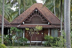 Coral Hotel Bangsaphan