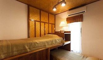 Coral Hotel Bangsaphan