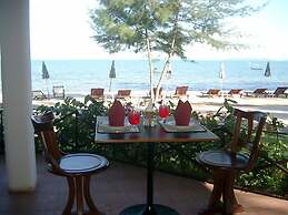 Coral Hotel Bangsaphan