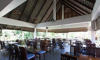 Coral Hotel Bangsaphan