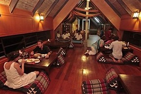 Coral Hotel Bangsaphan