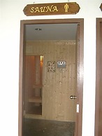 Coral Hotel Bangsaphan