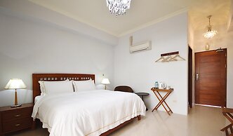 Summer Moonlight Vacation House