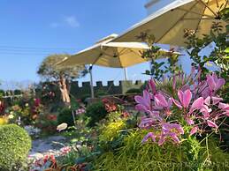 Summer Moonlight Vacation House