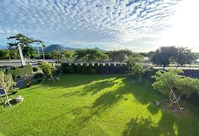 Summer Moonlight Vacation House