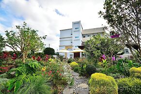 Summer Moonlight Vacation House