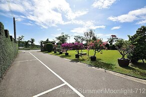 Summer Moonlight Vacation House