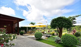 Summer Moonlight Vacation House