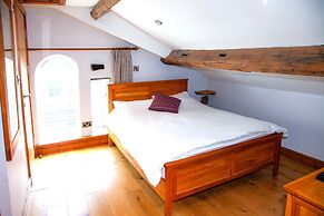 The Rooms at the Nook