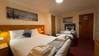 Highland Aberdeen City Centre