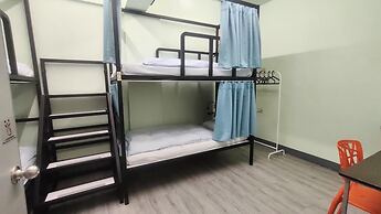 On My Way Taipei Youth Hostel