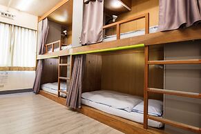 On My Way Taipei Youth Hostel