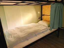 On My Way Taipei Youth Hostel
