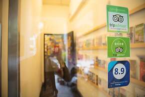 On My Way Taipei Youth Hostel