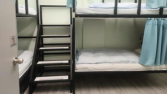 On My Way Taipei Youth Hostel