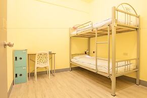 On My Way Taipei Youth Hostel