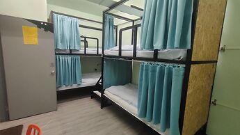 On My Way Taipei Youth Hostel