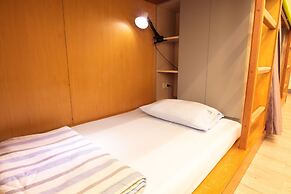 On My Way Taipei Youth Hostel