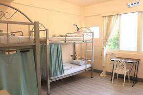 On My Way Taipei Youth Hostel