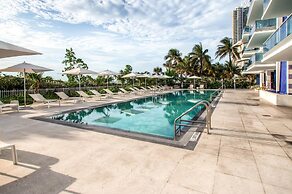 Churchill Suites Monte Carlo Miami Beach