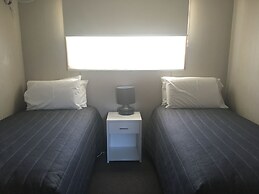 Airport Tourist Village Melbourne