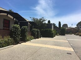 Airport Tourist Village Melbourne