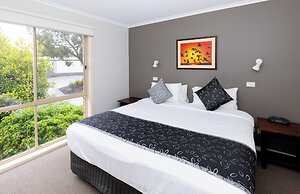 Airport Tourist Village Melbourne