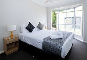 Airport Tourist Village Melbourne