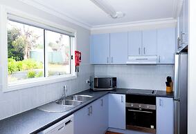 Airport Tourist Village Melbourne