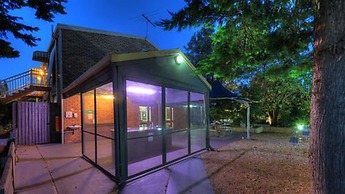 Airport Tourist Village Melbourne