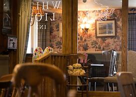 The White Lion Inn