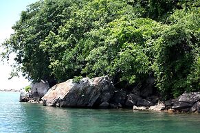 Blue Zebra Island Lodge