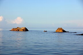 Blue Zebra Island Lodge