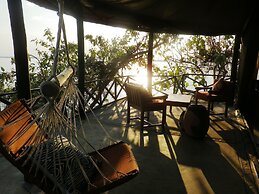 Blue Zebra Island Lodge